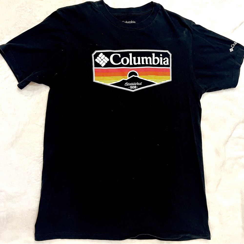 (M) Columbia T-Shirt